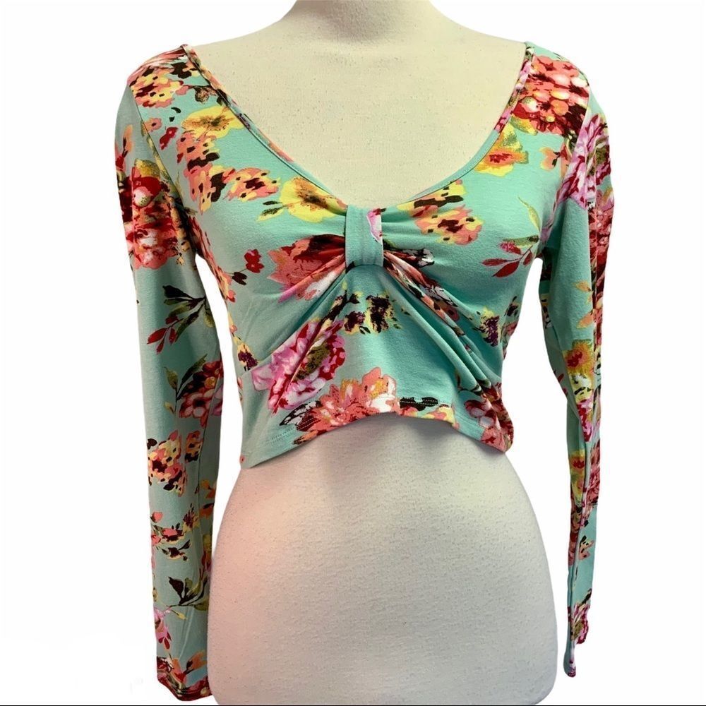 Mint green floral long sleeve crop top size M